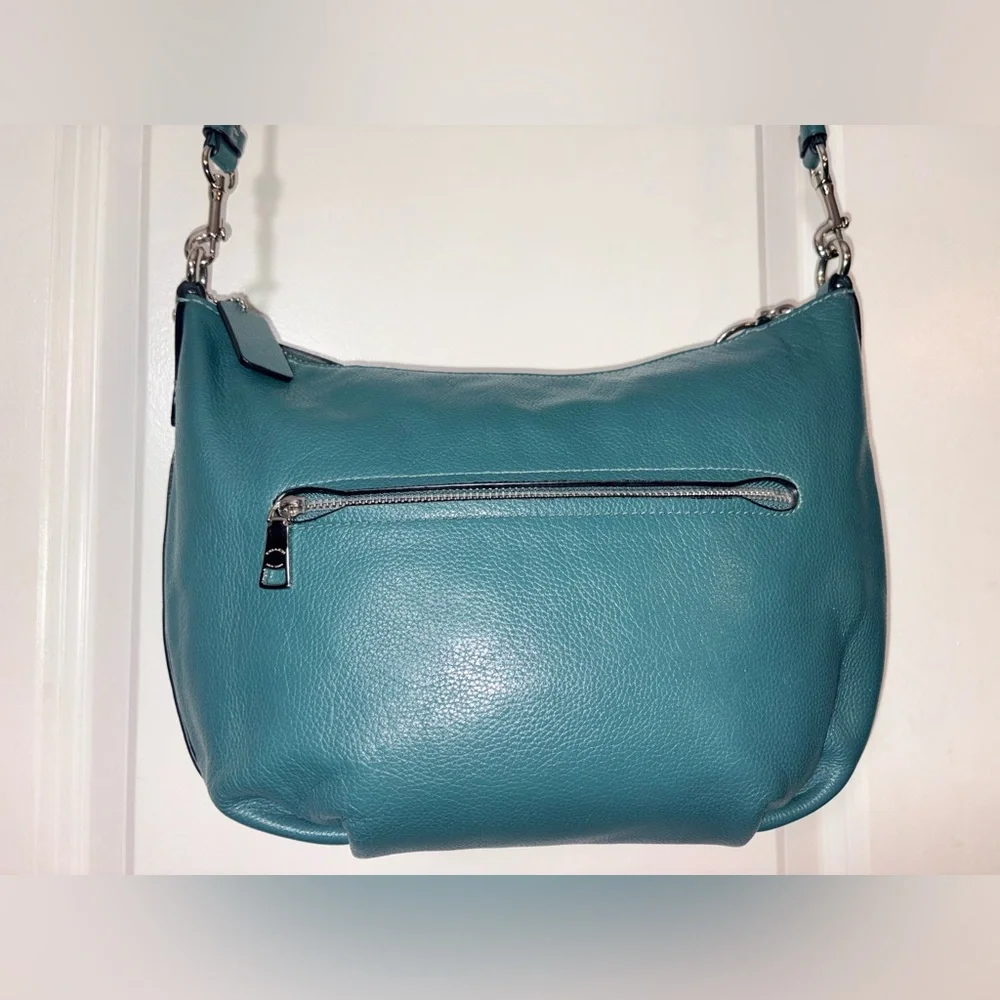 Coach logo tone includes